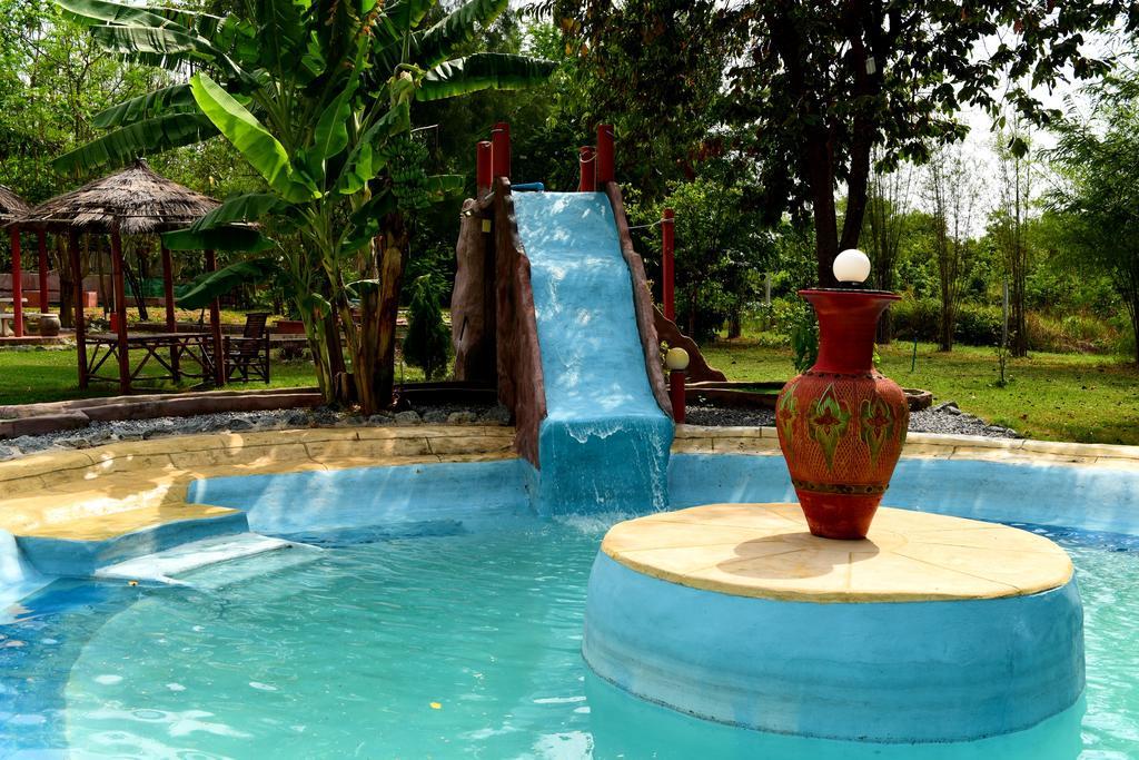 Mirabel Club Resort Praia de Jomtien Exterior foto